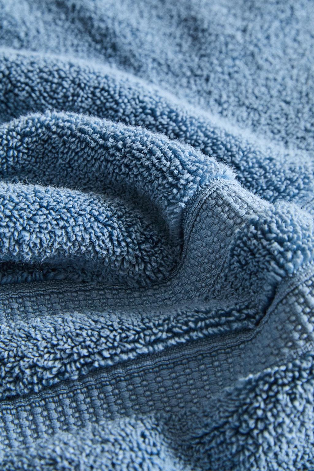 Мягкое велюровое полотенце с двойной отделкой