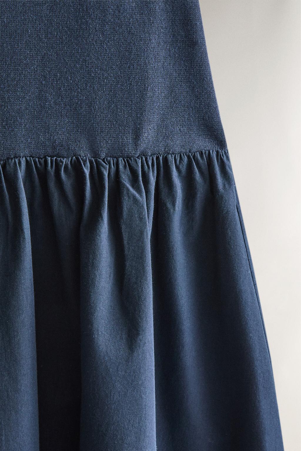 Платье миди с расклешенной юбкой