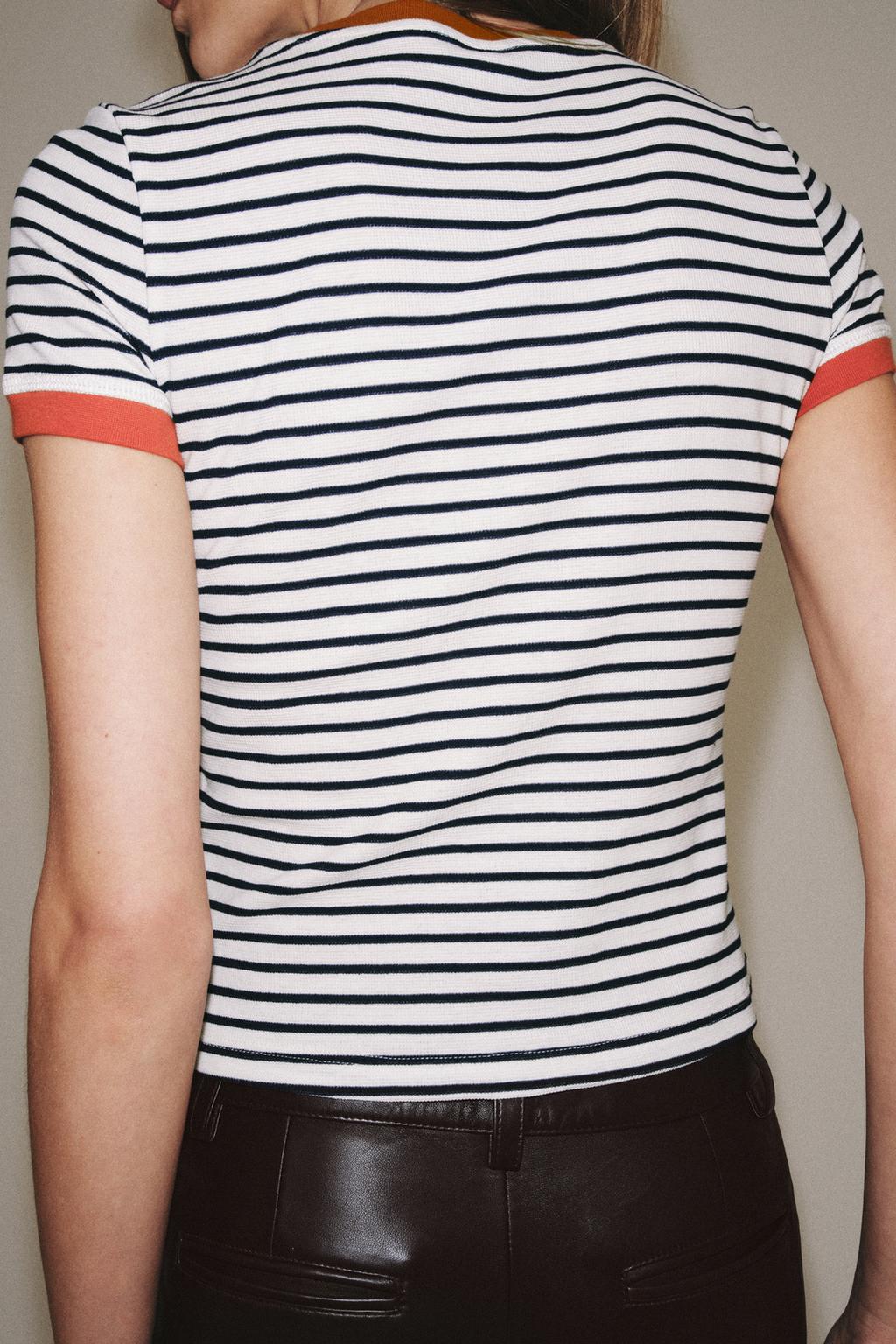 ФУТБОЛКА В ПОЛОСКУ С КОРОТКИМ РУКАВОМ