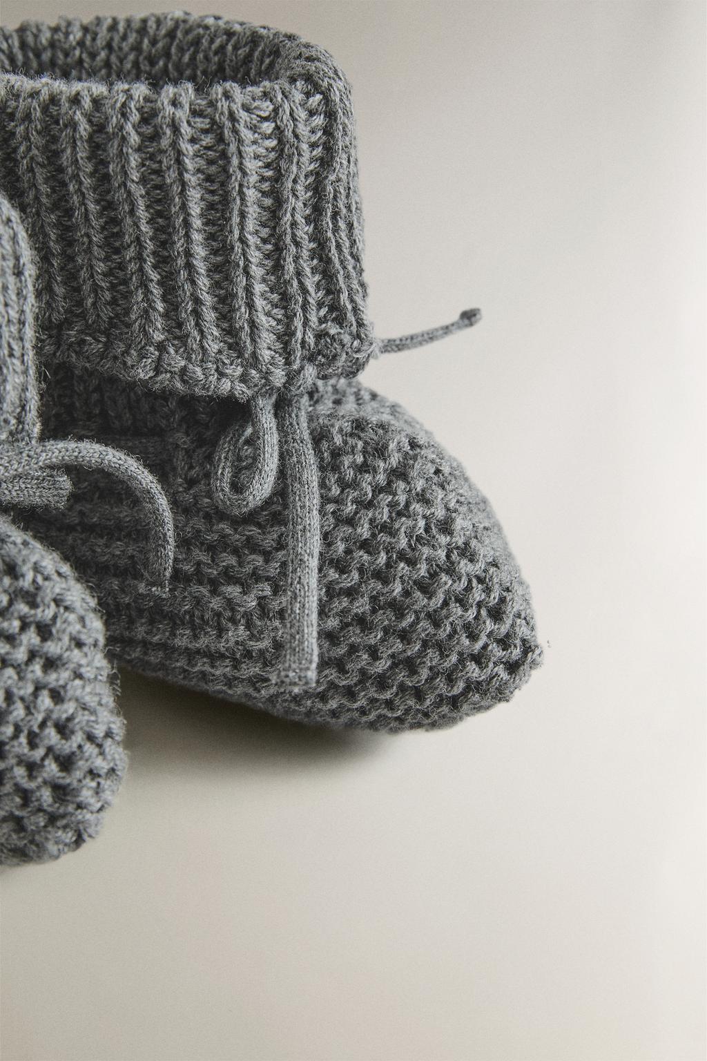 Вязаные пинетки для малышей