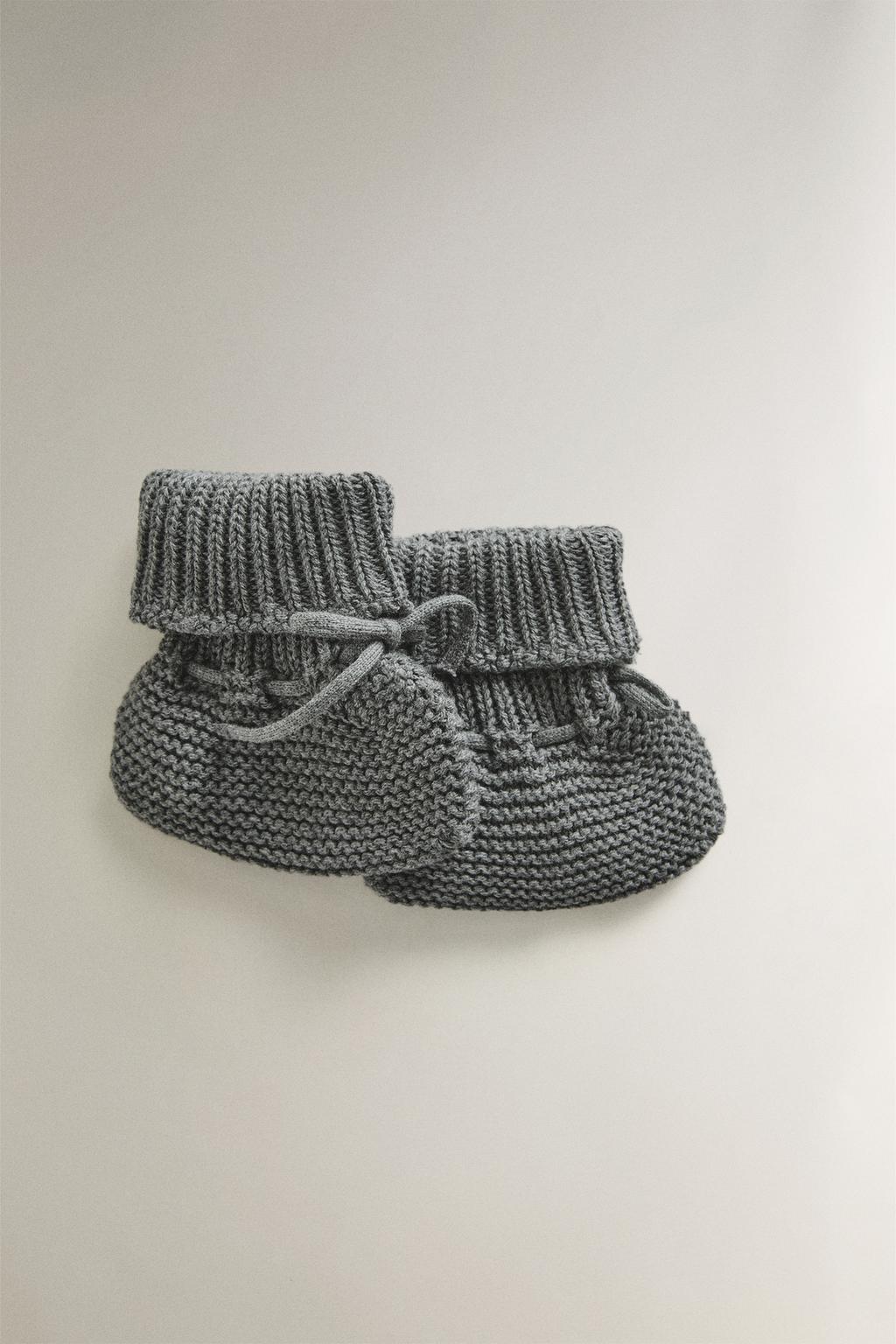 Вязаные пинетки для малышей