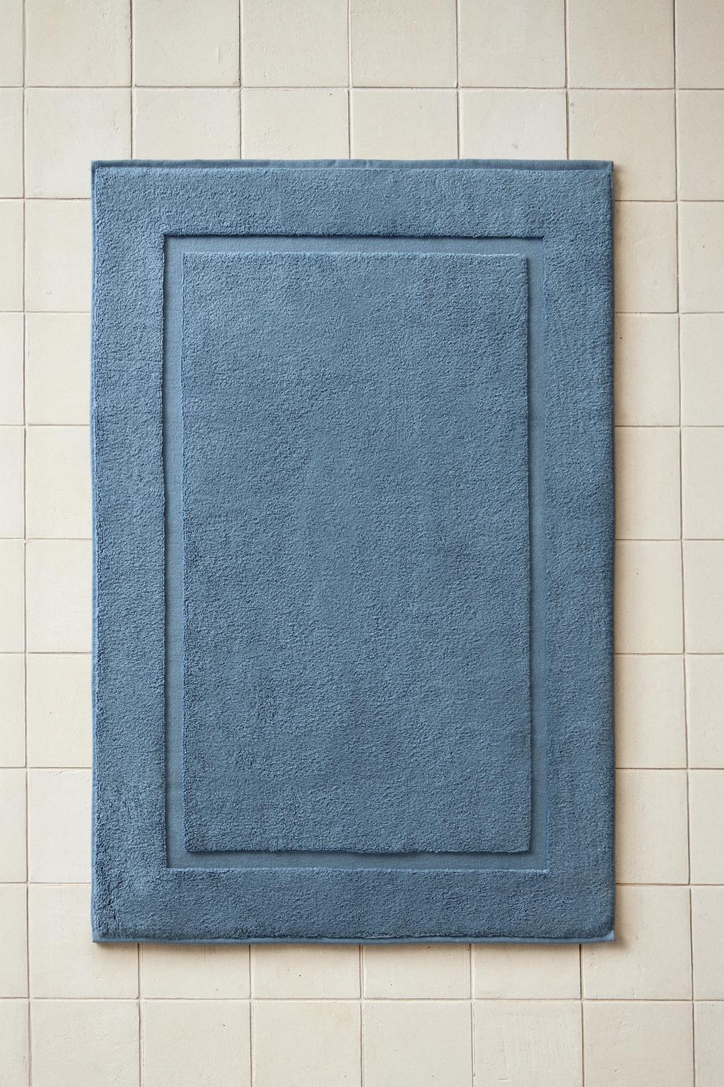 Мягкий велюровый коврик для ванной