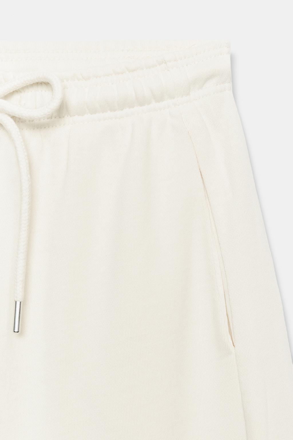 ШИРОКИЕ БРЮКИ ИЗ МЯГКОЙ ТКАНИ