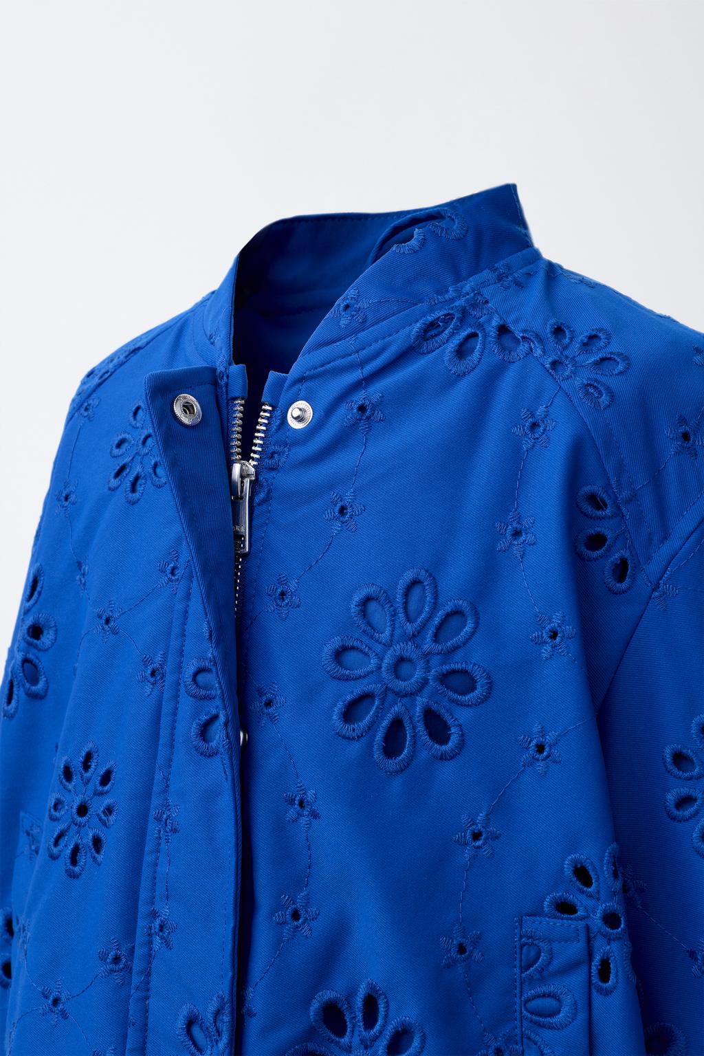 КУРТКА СО ШВЕЙЦАРСКОЙ ВЫШИВКОЙ