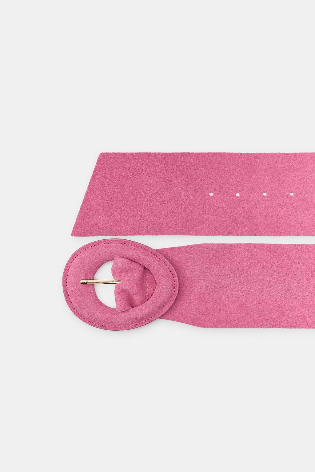 РЕМЕНЬ ИЗ 100% ЗАМШИ С ОБТЯНУТОЙ ПРЯЖКОЙ