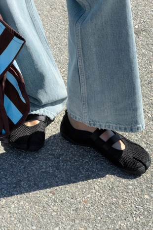 Балетки с эластичными ремешками- Заказать в России