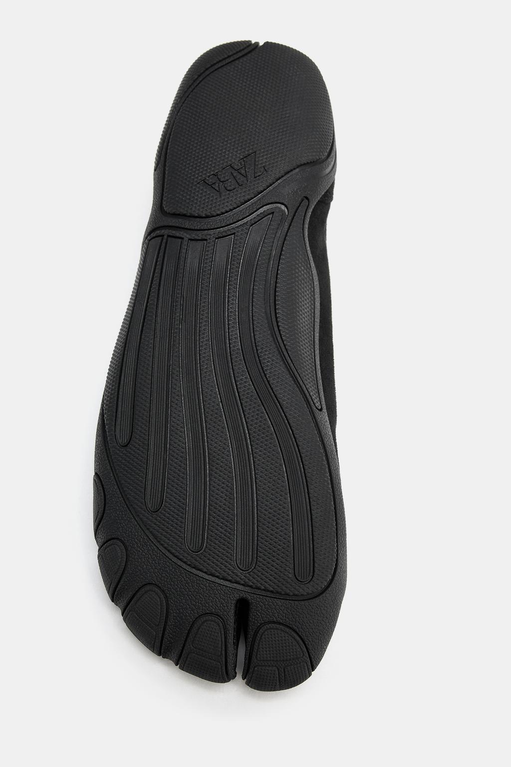 БАЛЕТКИ С ЭЛАСТИЧНЫМИ РЕМЕШКАМИ