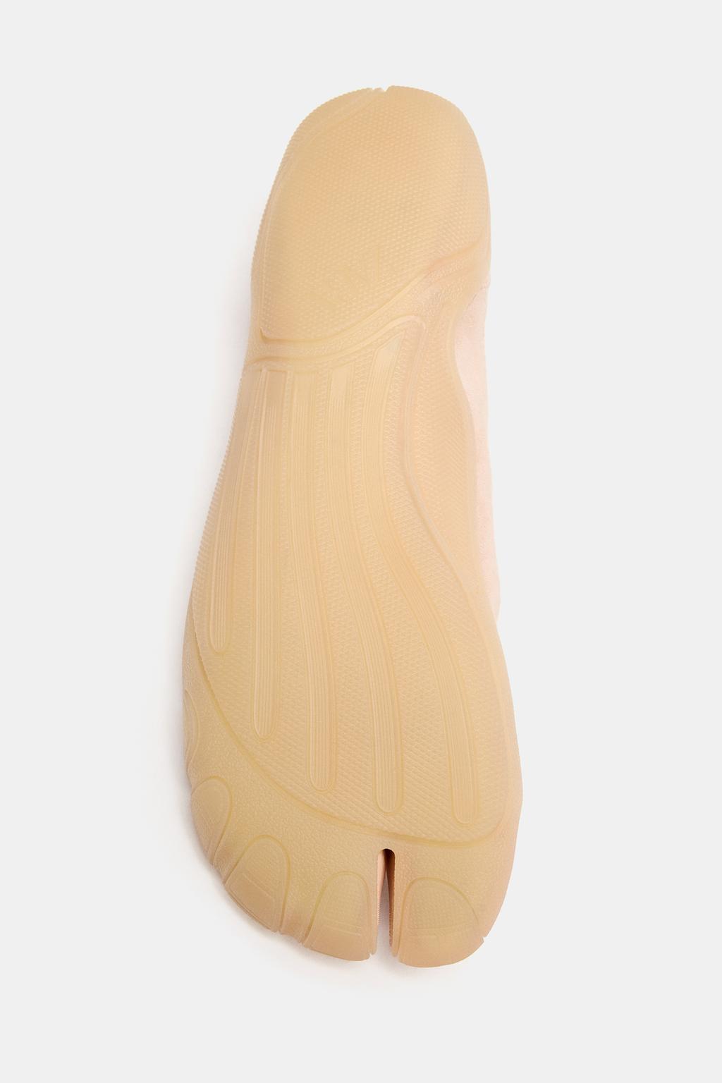 БАЛЕТКИ С ЭЛАСТИЧНЫМИ РЕМЕШКАМИ