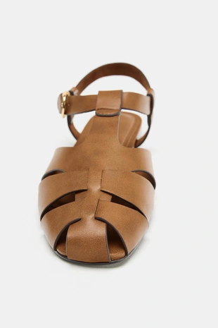 Босоножки на плоской подошве- Заказать в России