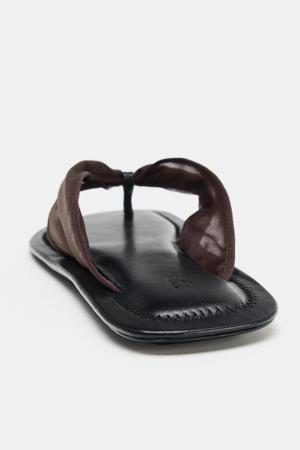 САНДАЛИИ ИЗ СЕТЧАТОЙ ТКАНИ НА ПЛОСКОЙ ПОДОШВЕ