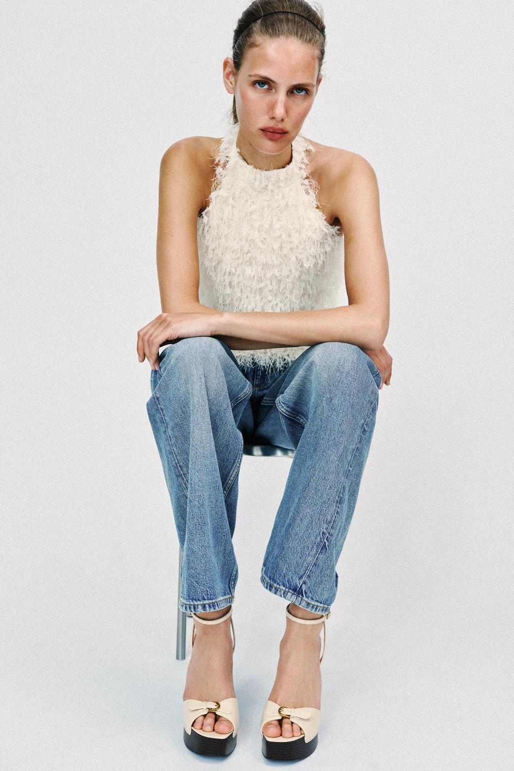 БОСОНОЖКИ НА ПЛАТФОРМЕ С ПРЯЖКОЙ