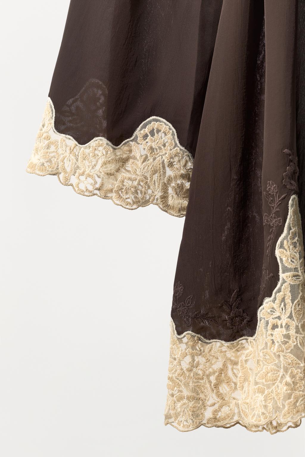 ХАЛАТ ИЗ 100% ВИСКОЗЫ С ВЫШИВКОЙ И КРУЖЕВОМ