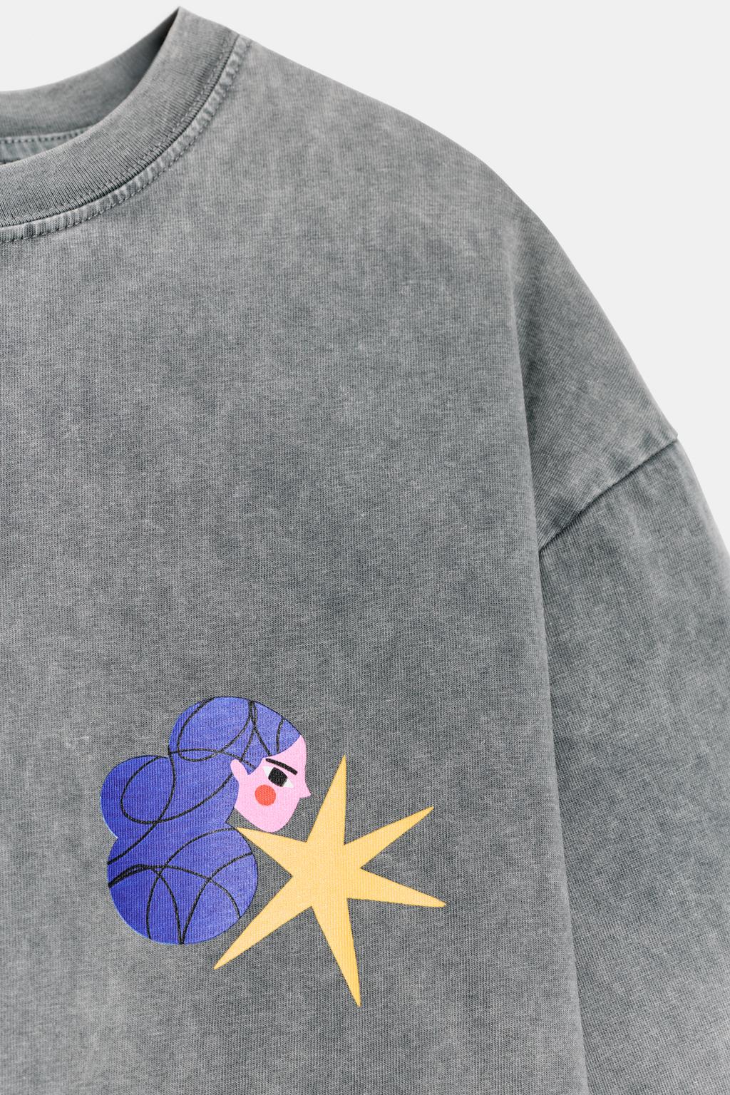 ФУТБОЛКА С ЭФФЕКТОМ ПОТЕРТОСТИ И ПРИНТОМ AGUSTINA SHUAN