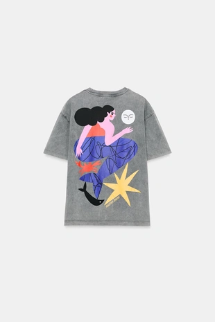 Футболка с эффектом потертости и принтом Agustina Shuan- Заказать в России