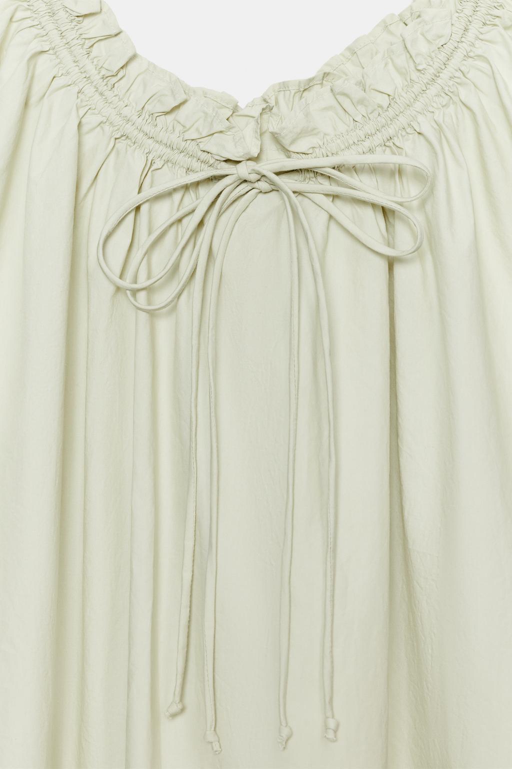 МИНИ-ПЛАТЬЕ ИЗ ПОПЛИНА НА БРЕТЕЛЯХ