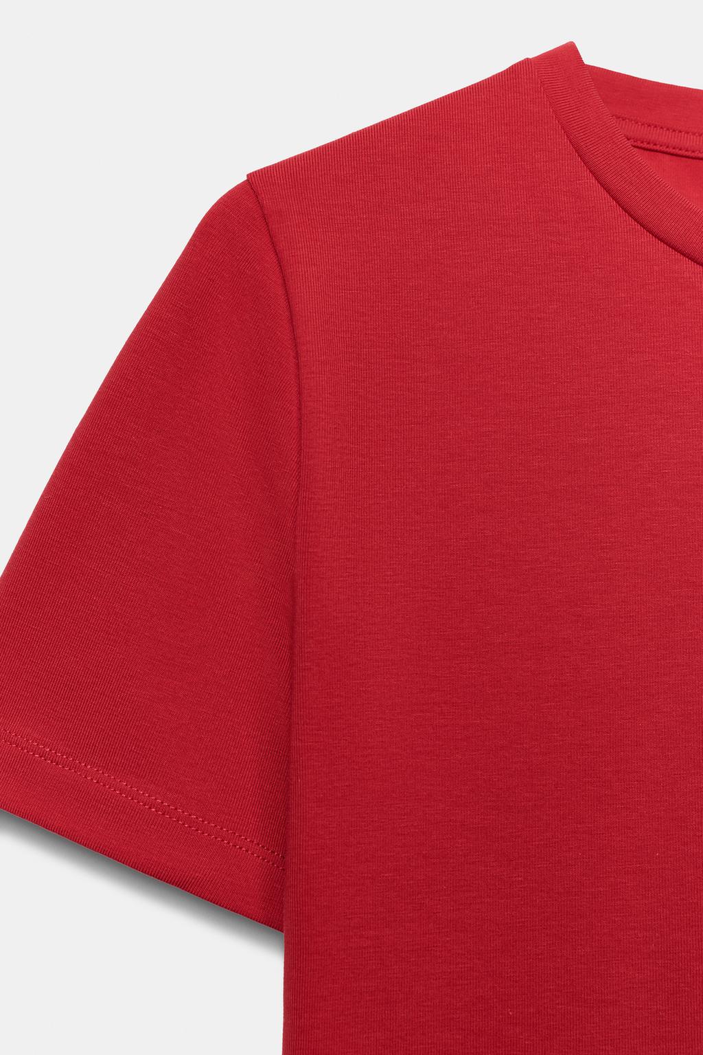 УКОРОЧЕННАЯ ФУТБОЛКА С КОРОТКИМИ РУКАВАМИ