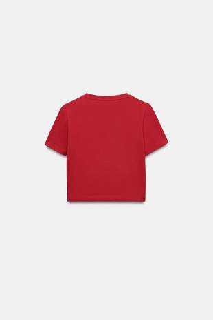 Укороченная футболка с короткими рукавами