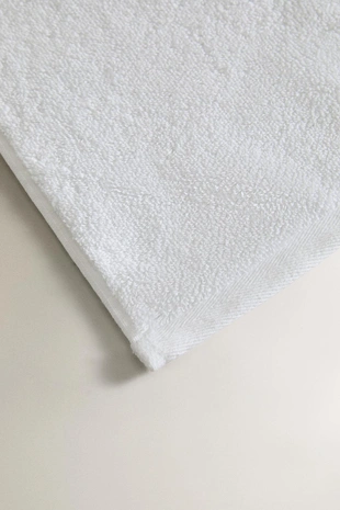 Дополнительно мягкое хлопковое полотенце для ванны (700 г/м²)- Заказать в России