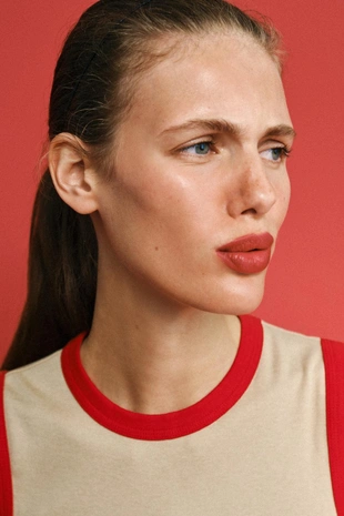 Футболка с контрастными полосами