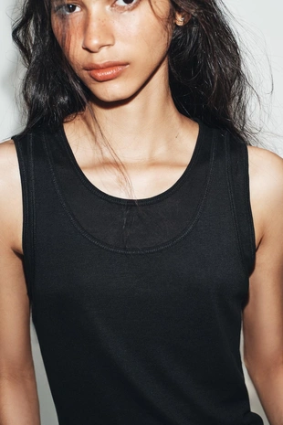 Футболка с двойными проймами