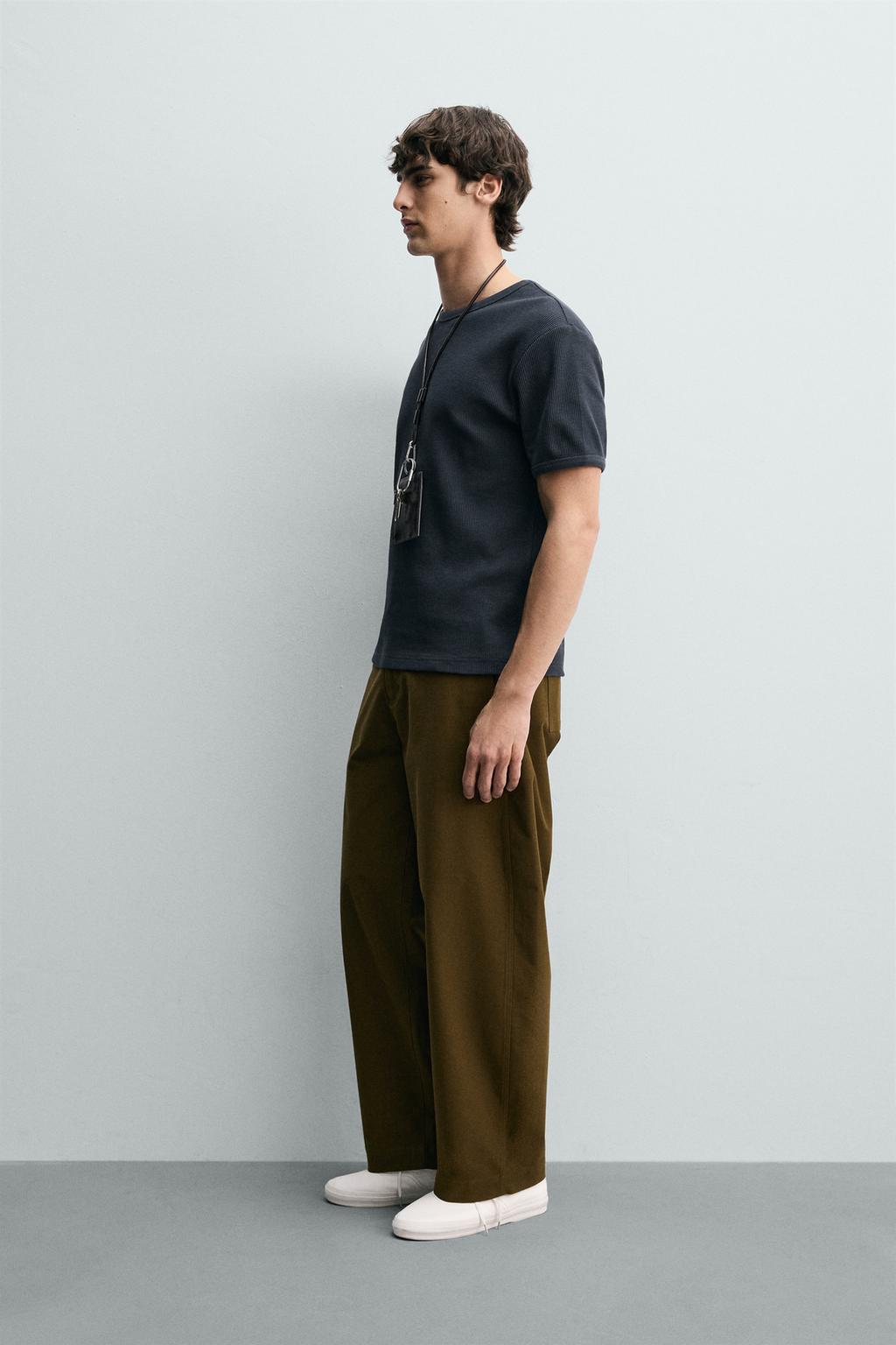 ФУТБОЛКА ИЗ РЕЛЬЕФНОГО ТРИКОТАЖА