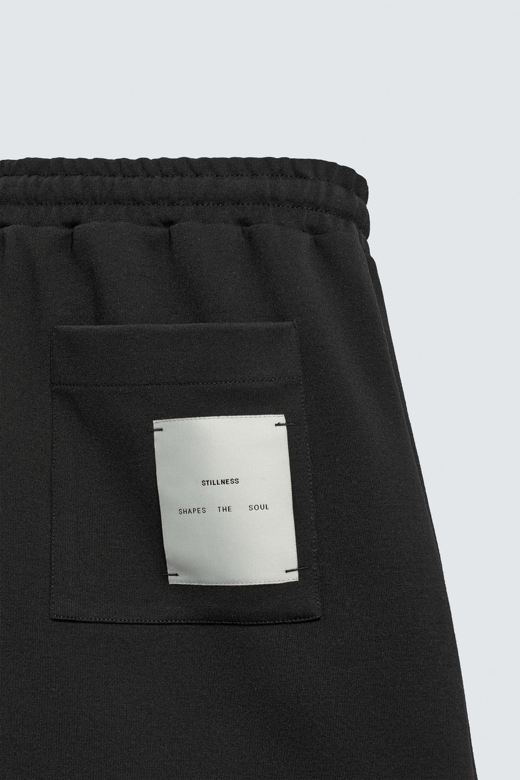 ШОРТЫ-ДЖОГГЕРЫ С ЭТИКЕТКОЙ