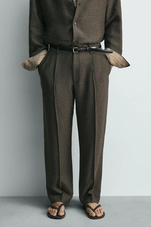 Струящиеся брюки из рельефной ткани со складками- Заказать в России