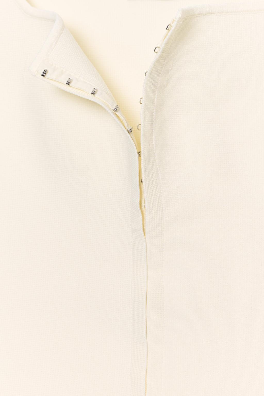 ТРИКОТАЖНЫЙ ТОП В КОРСЕТНОМ СТИЛЕ