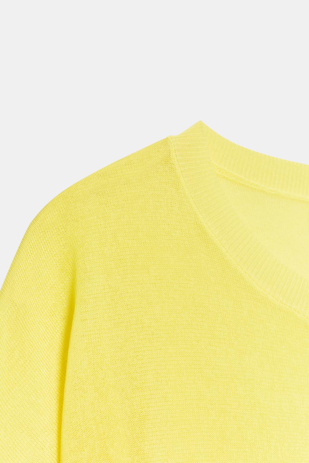 ТОП ИЗ ТОНКОГО ТРИКОТАЖА С КОРОТКИМИ РУКАВАМИ