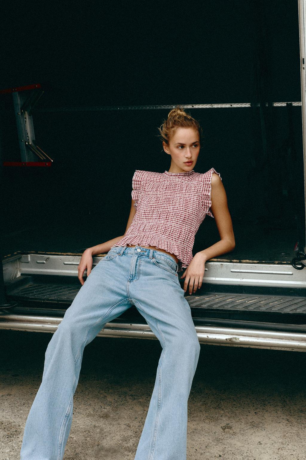 ТОП ИЗ ЖАТОЙ ТКАНИ В КЛЕТКУ ВИШИ