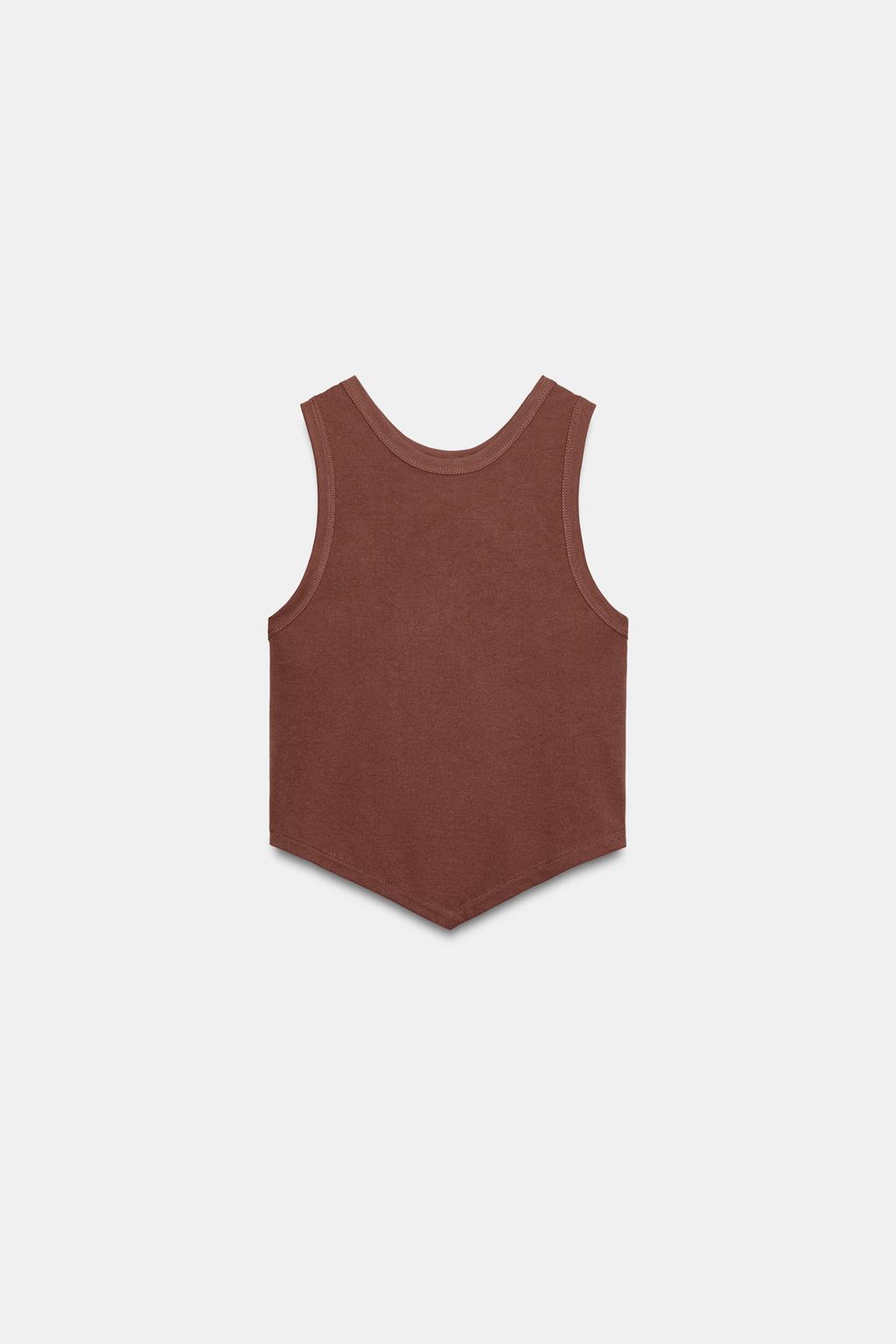 СТРУЯЩИЙСЯ ТОП С РАЗРЕЗОМ НА СПИНЕ