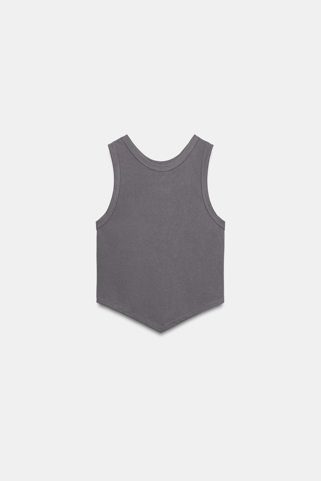 СТРУЯЩИЙСЯ ТОП С ОТКРЫТОЙ СПИНОЙ