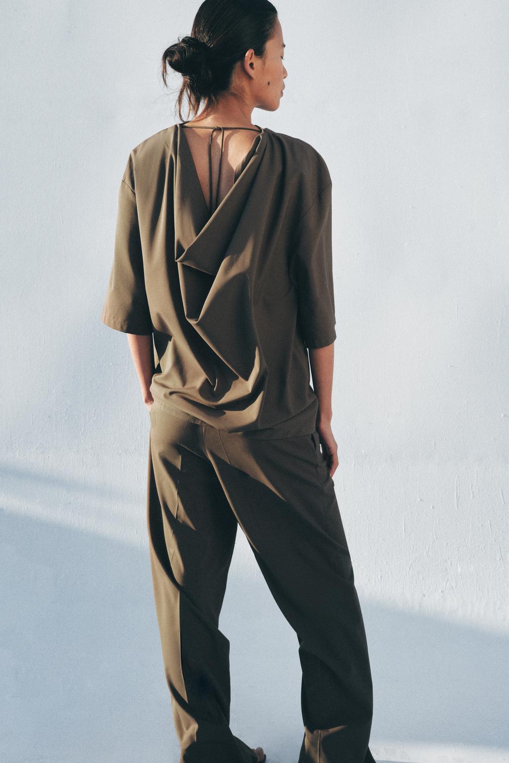 СТРУЯЩИЙСЯ ТОП С КОРОТКИМ РУКАВОМ — ZW COLLECTION