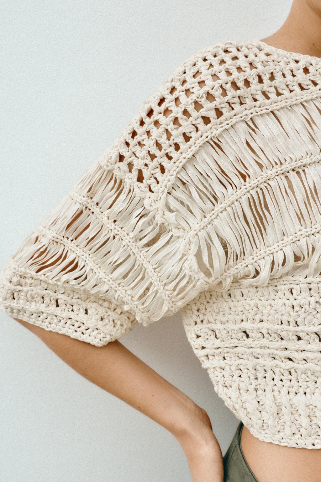 УКОРОЧЕННЫЙ ТОП С ЛЕНТАМИ