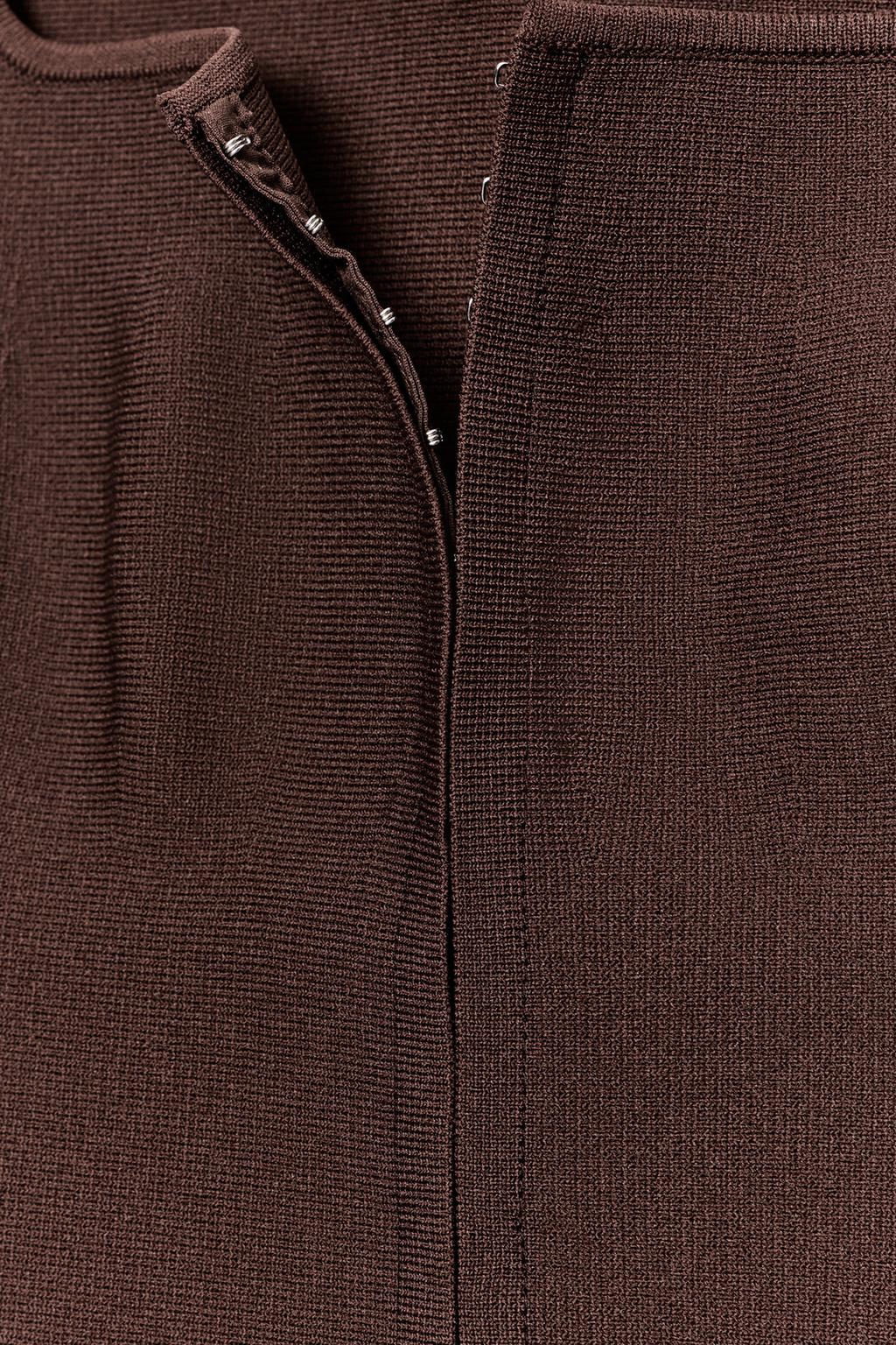 ТРИКОТАЖНЫЙ ТОП В БЕЛЬЕВОМ СТИЛЕ