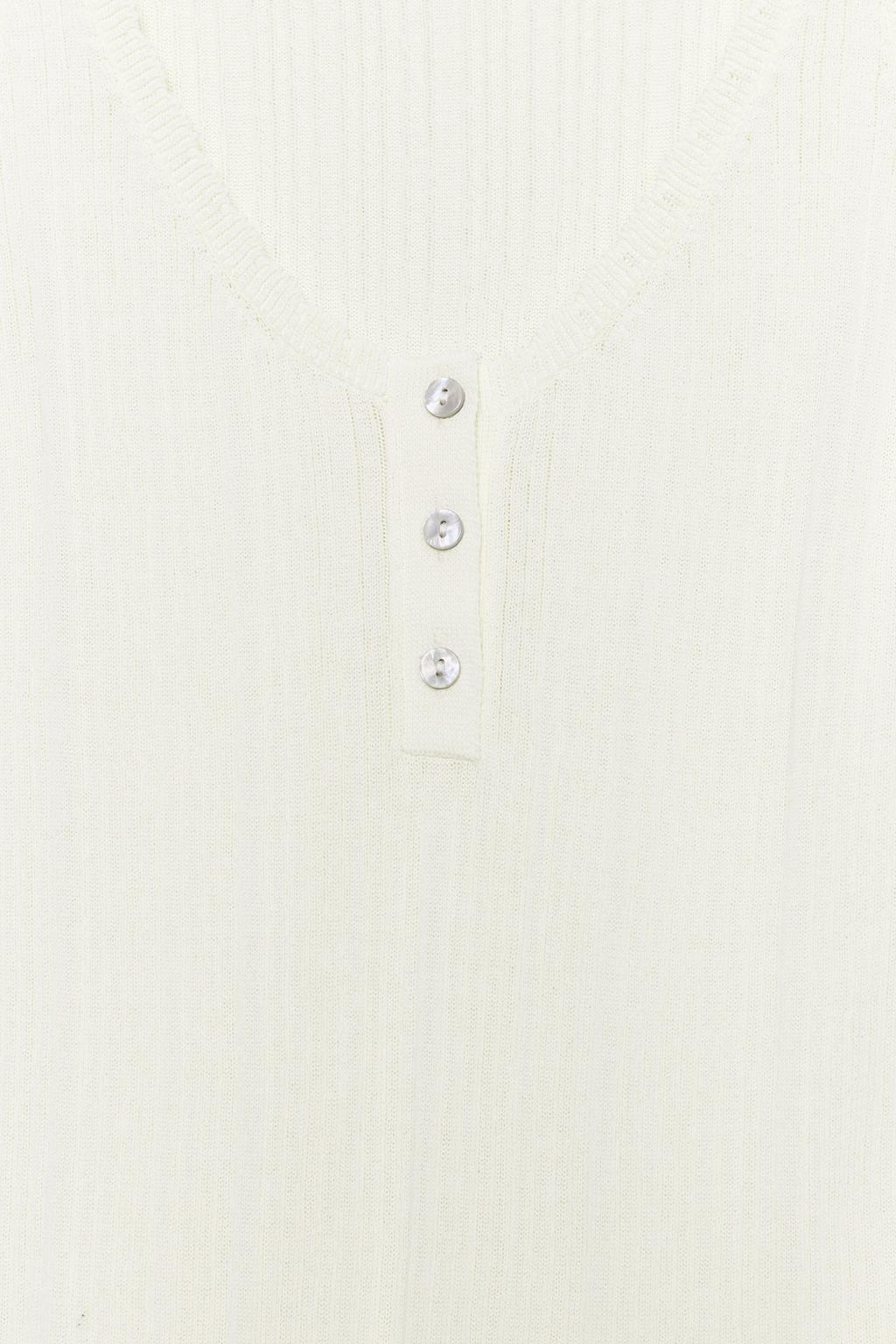 ТРИКОТАЖНЫЙ ТОП С КРУГЛЫМ ВЫРЕЗОМ