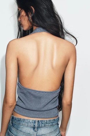 Топ из грубой ткани с горловиной халтер и бусинами