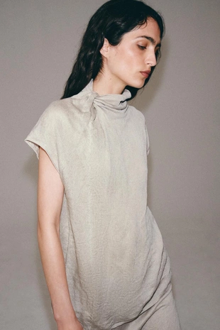 Топ с узлом из жатого трикотажа- Заказать в России