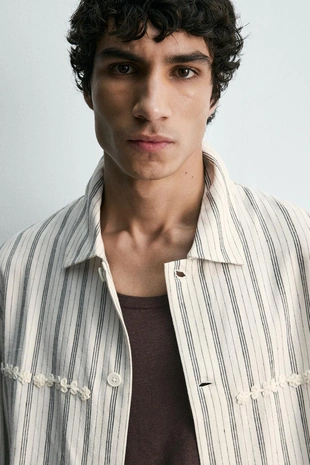 Куртка-рубашка из струящейся ткани в полоску с вышивкой- Заказать в России