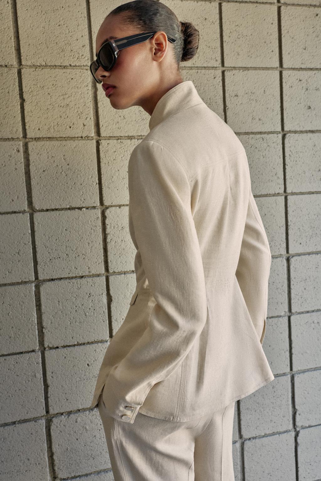 ПРИТАЛЕННЫЙ ЖАКЕТ ИЗ ЛЬНА С ПОДПЛЕЧНИКАМИ