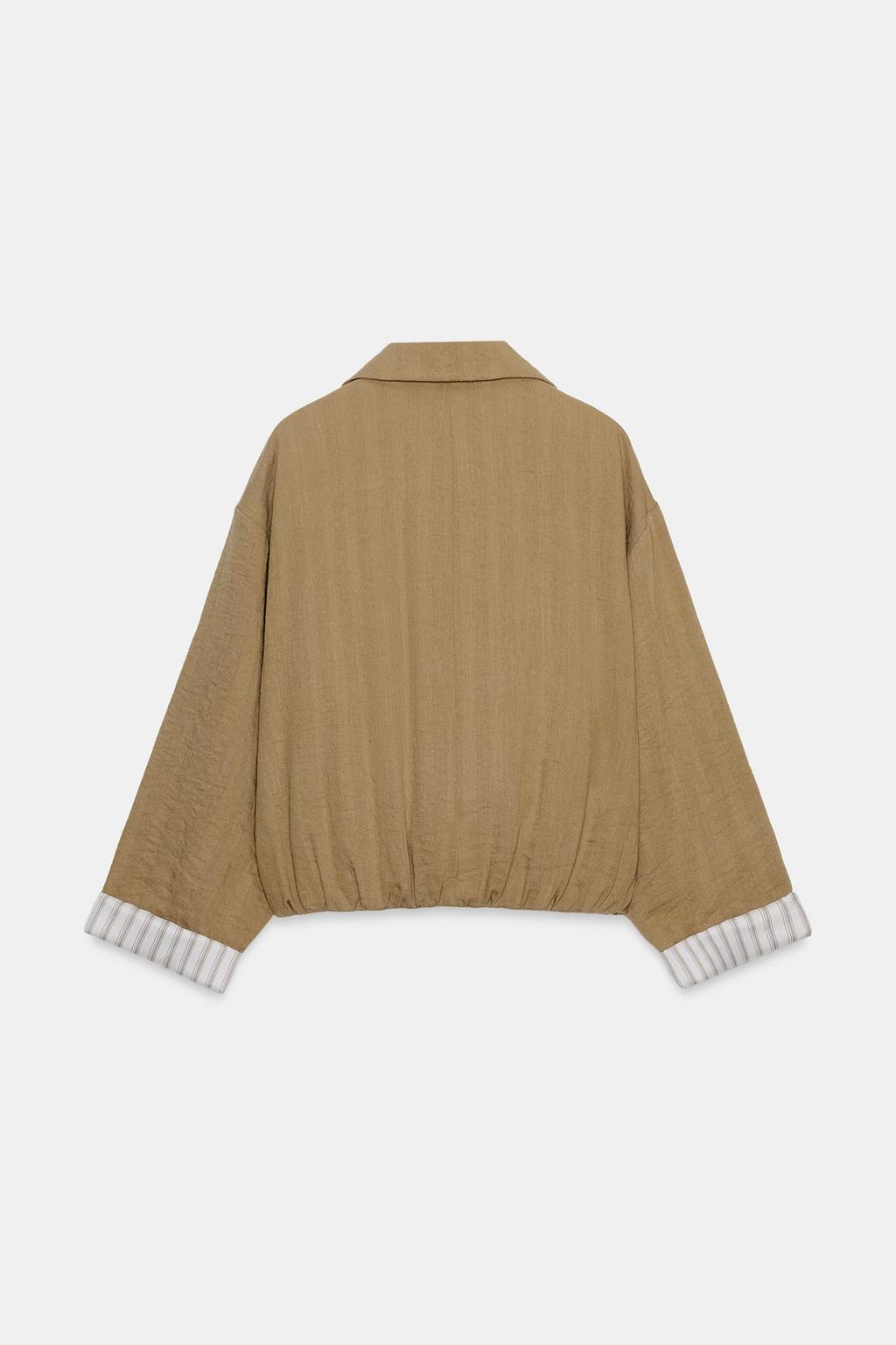 УКОРОЧЕННАЯ КУРТКА С ПОДВЕРНУТЫМИ РУКАВАМИ