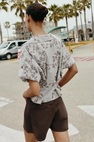 Укороченная рубашка с вышивкой и пайетками- Заказать в России