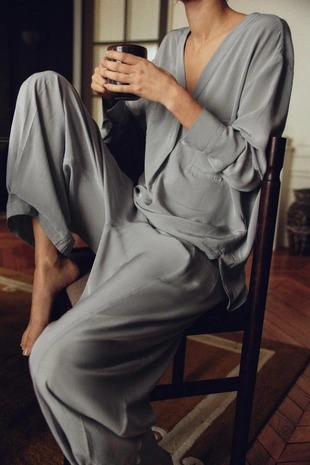 Рубашка в пижамном стиле из 100% вискозы с карманами- Заказать в России