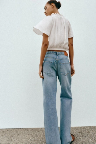 Блуза в романтическом стиле с воланами