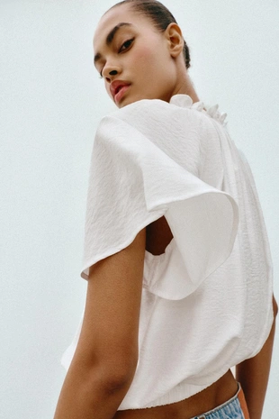 Блуза в романтическом стиле с воланами- Заказать в России