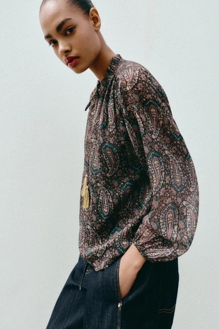 Блуза из полупрозрачной ткани с принтом- Заказать в России