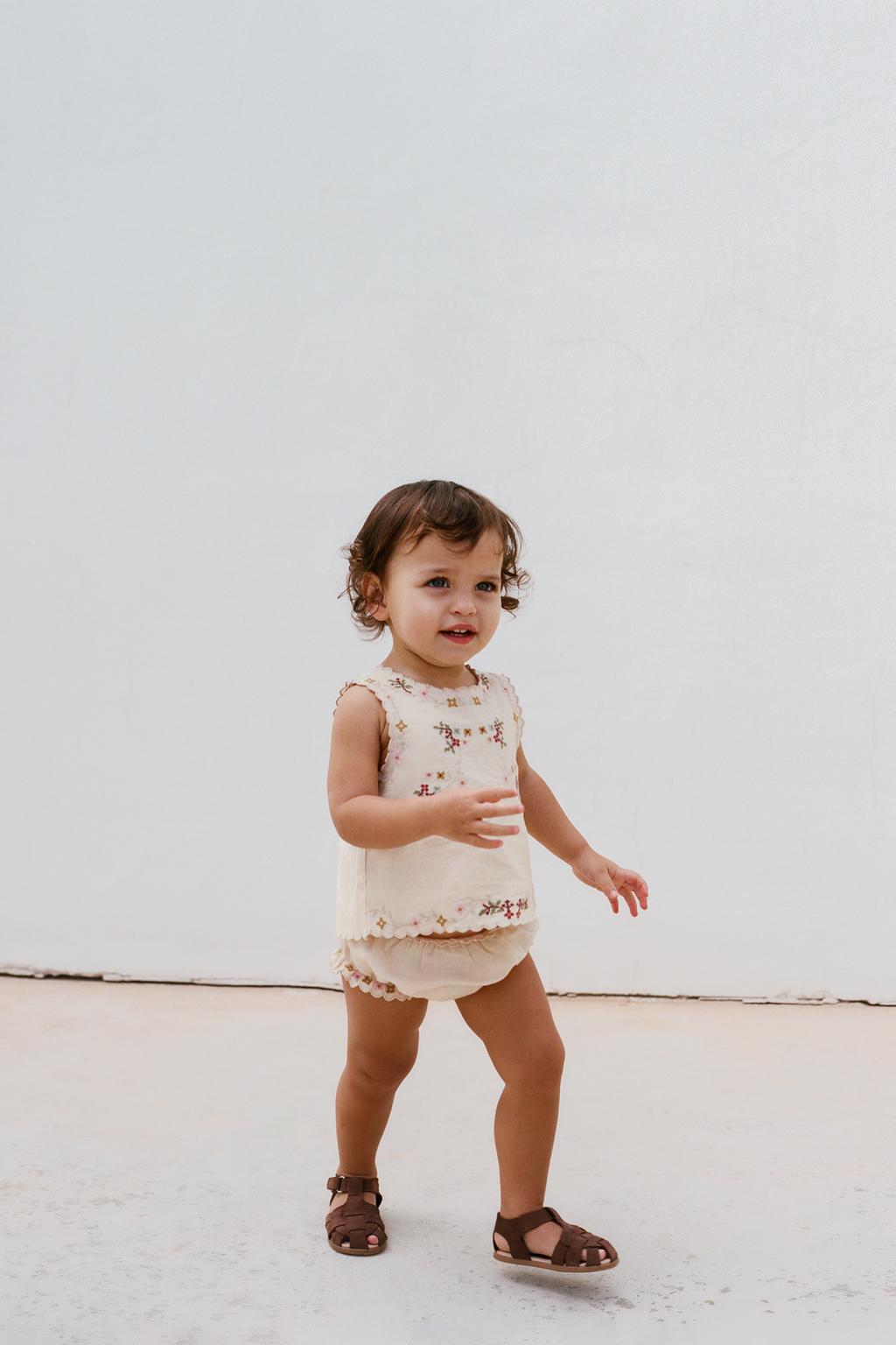 КОМПЛЕКТ ИЗ РУБАШКИ И ТРУСОВ С ВЫШИВКОЙ