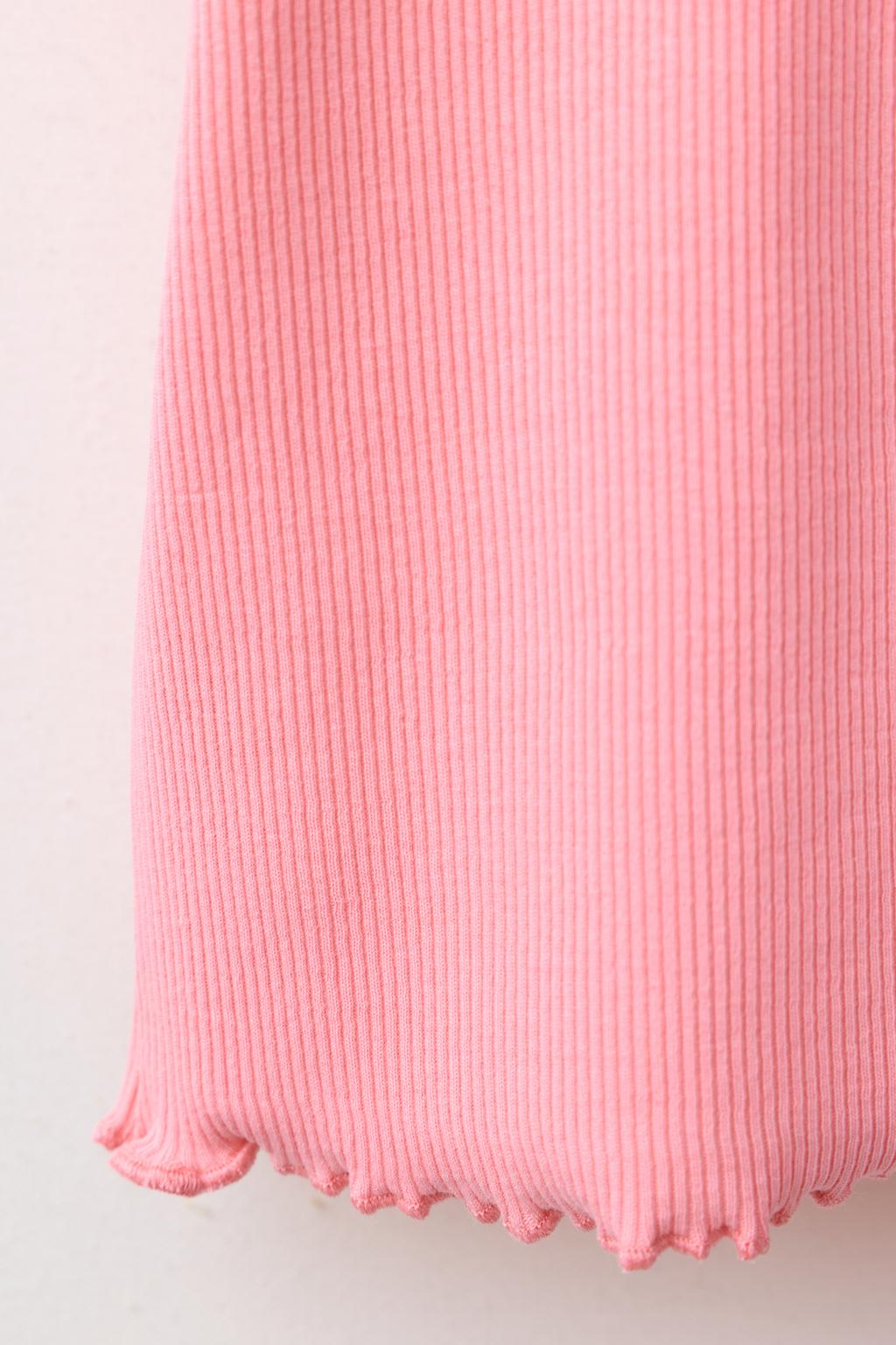 ФУТБОЛКА В РУБЧИК С НАШИВКОЙ