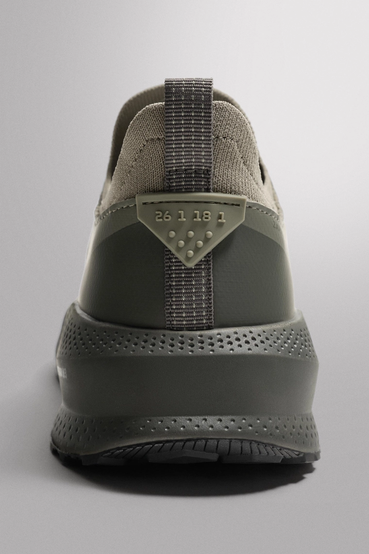 Кроссовки для бега