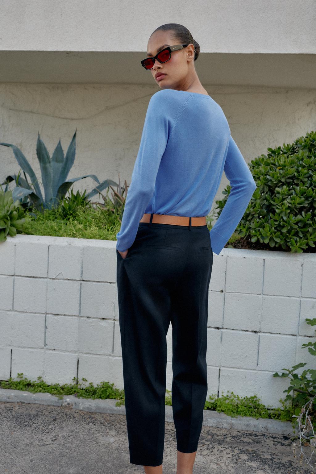 БРЮКИ ИЗ ЛЬНА С ЗАЩИПАМИ И РЕМНЕМ